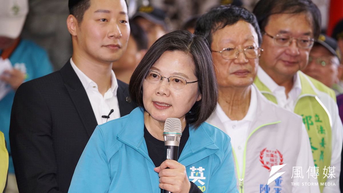 筆者表示,總統蔡英文(見圖)曾以「維持現狀」作為競選主軸,但自其執政以來兩岸、外交關係均節節敗退,該是時候對「維持現狀」提出挑戰。(資料照,盧逸峰攝) 筆者表示,總統蔡英文(見圖)曾以「維持現狀」作為競選主軸,但自其執政以來兩岸、外交關係均節節敗退,該是時候對「維持現狀」提出挑戰。(資料照,盧逸峰攝)