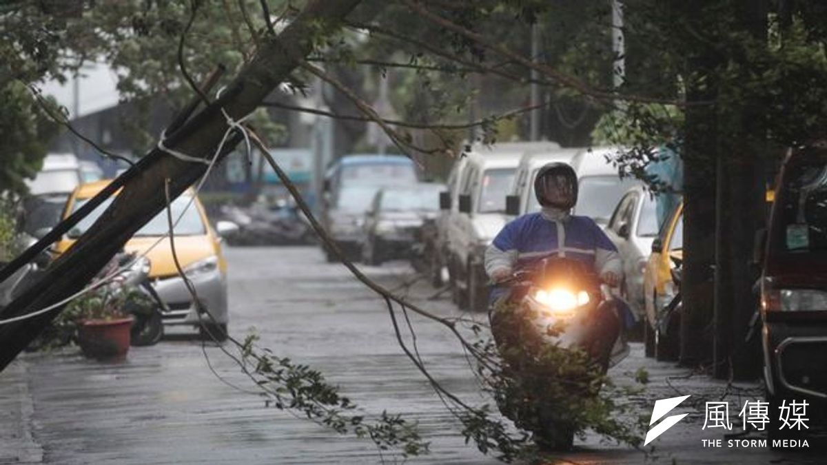 麥德姆颱風在台灣造成17人受傷,另有3人意外死亡。(美聯社) 麥德姆颱風在台灣造成17人受傷,另有3人意外死亡。(美聯社)