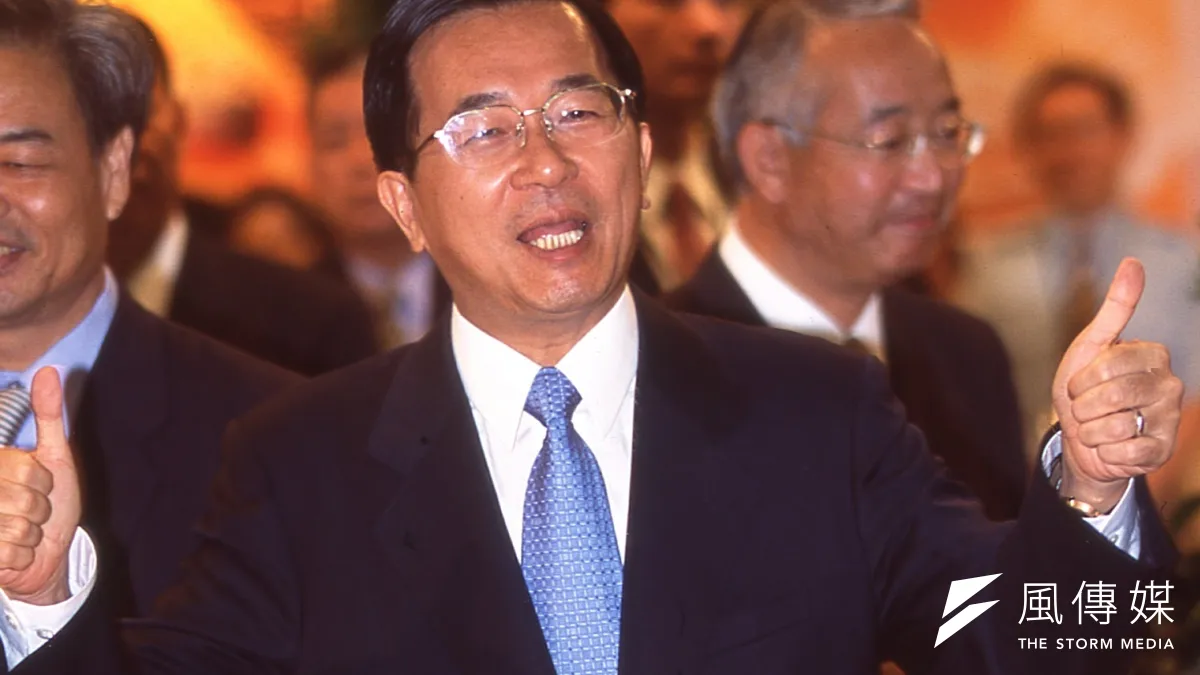 由於2002年世界杯足球賽在日韓舉行引發台灣的足球熱潮,讓時任總統的陳水扁,發下「足球年」的豪語。(新新聞資料照)
