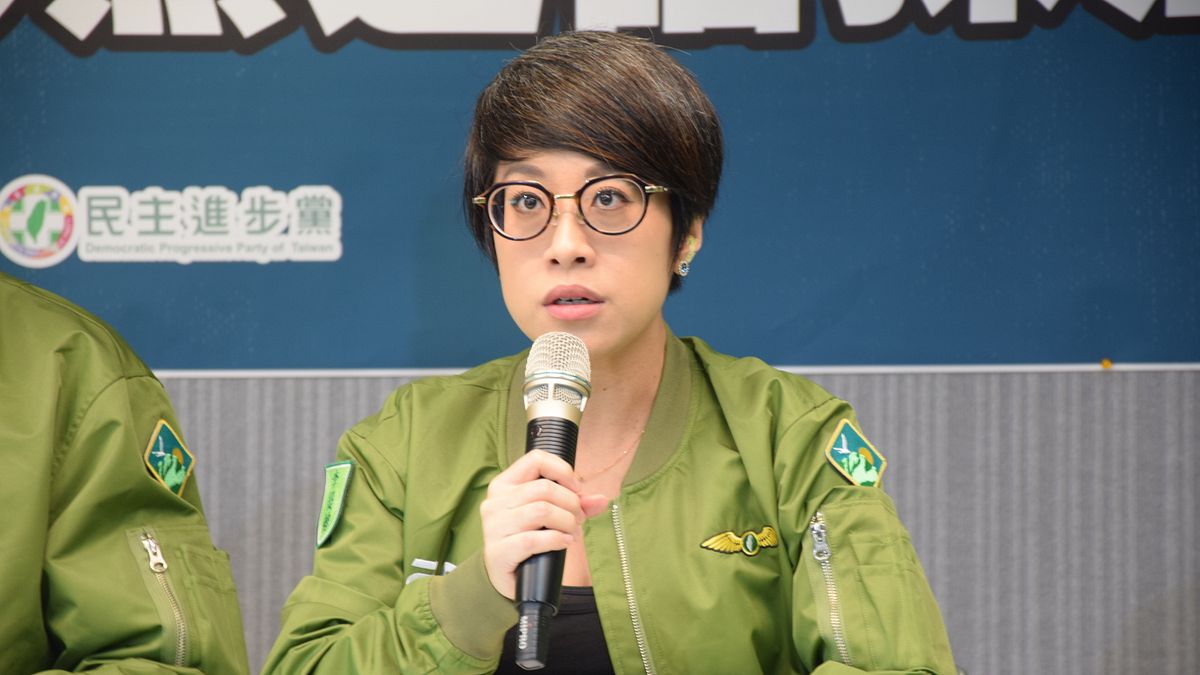 加入民進黨的李晏榕(見圖),賣力替黨內上下奔走,從主持大小活動、上談話節目,到開記者會和敵營對戰,堪稱最活耀的發言人。(資料照,民進黨中央提供) 加入民進黨的李晏榕(見圖),賣力替黨內上下奔走,從主持大小活動、上談話節目,到開記者會和敵營對戰,堪稱最活耀的發言人。(資料照,民進黨中央提供)