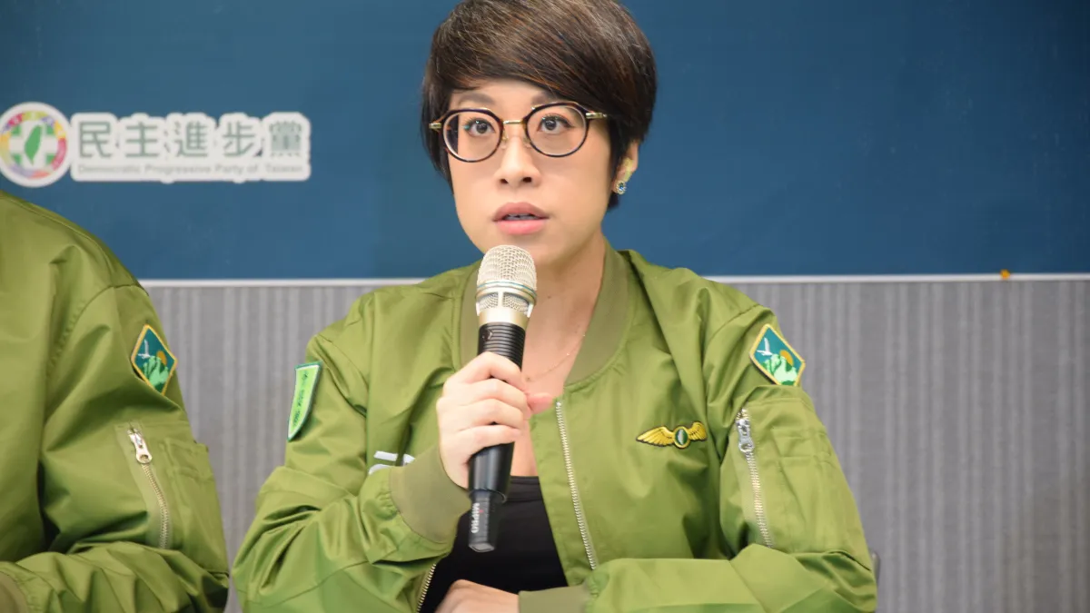 加入民進黨的李晏榕(見圖),賣力替黨內上下奔走,從主持大小活動、上談話節目,到開記者會和敵營對戰,堪稱最活耀的發言人。(資料照,民進黨中央提供)