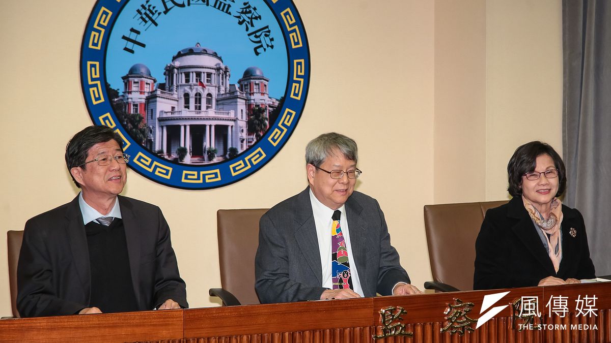 作者認為,對於管中閔今遭彈劾案,全部蔡系監委支持彈劾管中閔,而馬系監委幾乎全都反對,這就很明顯的看出,監委的是非判斷完全是受到意識形態操弄,藍的一邊,綠的一邊,根本沒有是非正義可言。(資料照,顏麟宇攝) 作者認為,對於管中閔今遭彈劾案,全部蔡系監委支持彈劾管中閔,而馬系監委幾乎全都反對,這就很明顯的看出,監委的是非判斷完全是受到意識形態操弄,藍的一邊,綠的一邊,根本沒有是非正義可言。(資料照,顏麟宇攝)