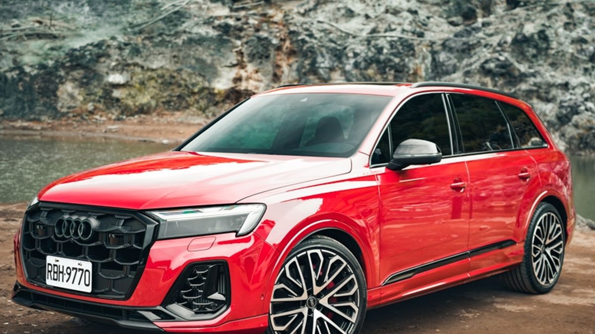 【風試駕】2025 Audi SQ7燃油性能休旅的最後波紋,獨一無二的七人座快車! 【風試駕】2025 Audi SQ7燃油性能休旅的最後波紋,獨一無二的七人座快車!