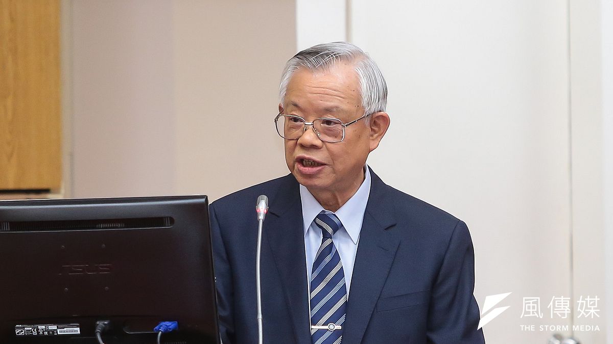 中央銀行總裁彭淮南25日至立院委員會備詢,並表示還沒有想退休的事情。(顏麟宇攝) 中央銀行總裁彭淮南25日至立院委員會備詢,並表示還沒有想退休的事情。(顏麟宇攝)