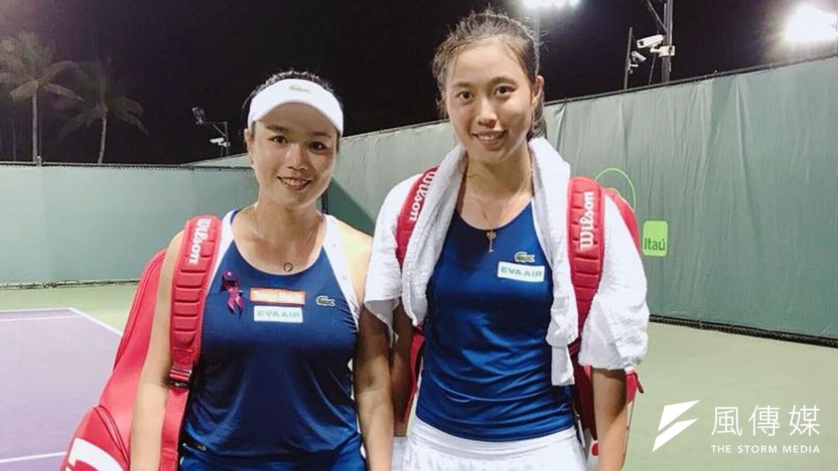 詹詠然(左)與詹皓晴,今在邁阿密網賽女雙8強功虧一簣無緣4強。(圖取自詹詠然臉書) 詹詠然(左)與詹皓晴,今在邁阿密網賽女雙8強功虧一簣無緣4強。(圖取自詹詠然臉書)