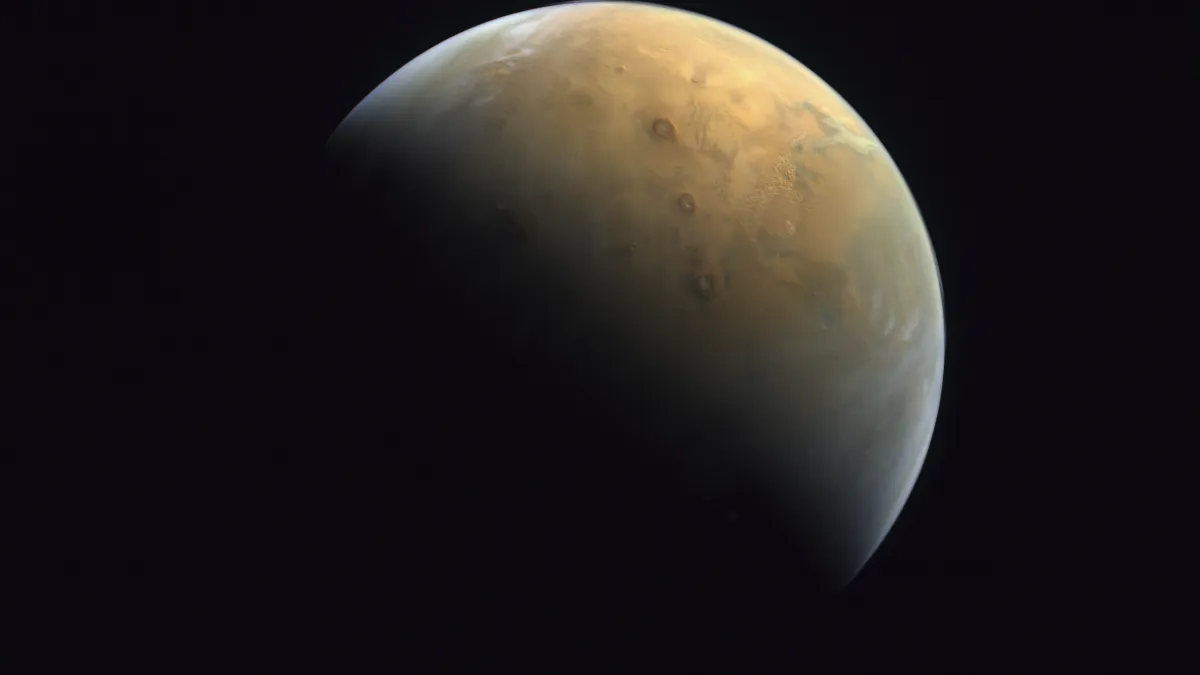 2021年2月14日,阿拉伯聯合大公國(阿聯)的火星探測器「希望號」(Amal)傳回火星奧林帕斯火山(Olympus Mons)的照片(AP)