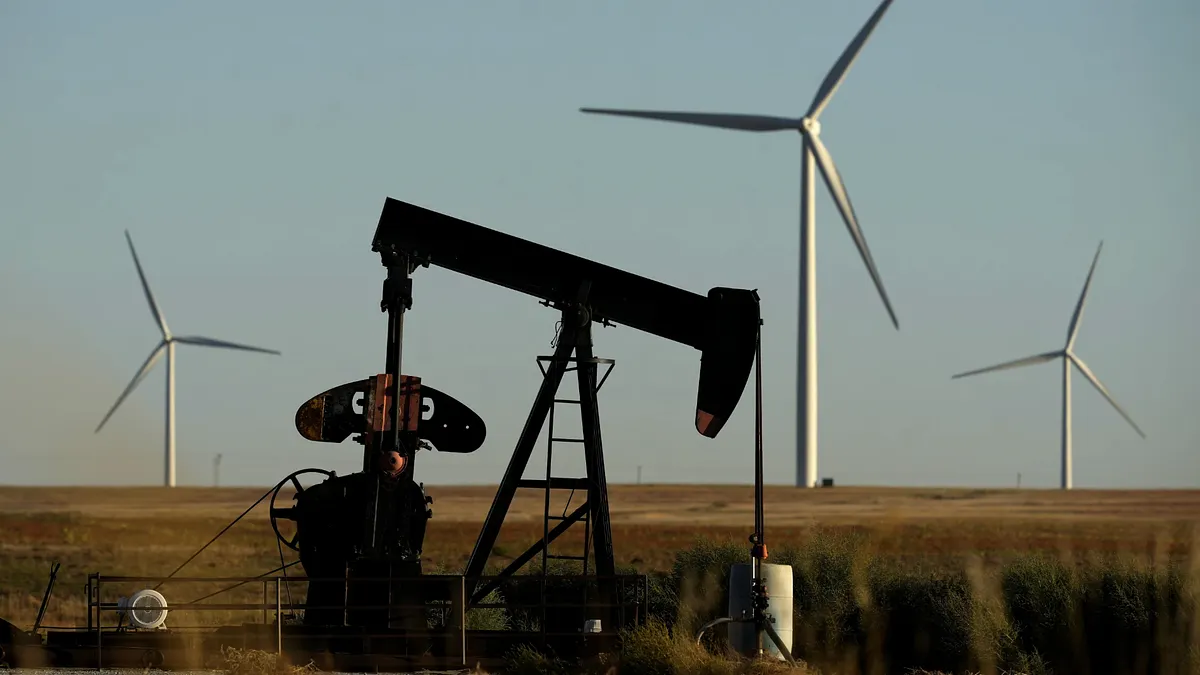 左派把傳統發電和綠電的選擇簡化為道德標籤。(資料照,美聯社)