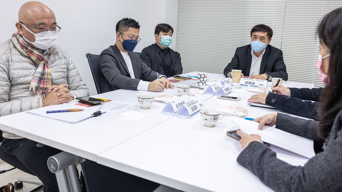 新北市議員擬參選人黃心華競選辦公室、15日上午與國民黨前副主席郝龍斌辦公室,邀請關注日本福食議題的日本學者、專家進行討論。(黃心華辦公室提供) 新北市議員擬參選人黃心華競選辦公室、15日上午與國民黨前副主席郝龍斌辦公室,邀請關注日本福食議題的日本學者、專家進行討論。(黃心華辦公室提供)