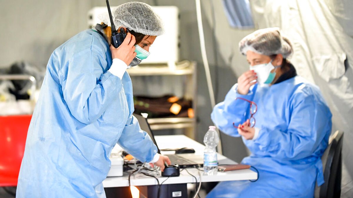 義大利北部克雷莫納一處醫院收治武漢肺炎病患的臨時急診處。(美聯社) 義大利北部克雷莫納一處醫院收治武漢肺炎病患的臨時急診處。(美聯社)