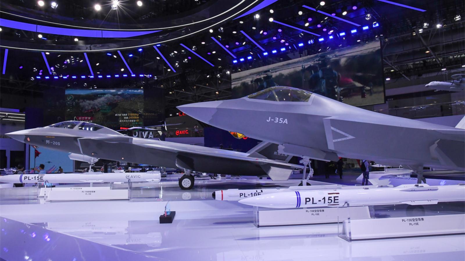許詠翔專欄:ADF、蘋果電動車都能縮,為何中國的殲20、華為車造假都得上