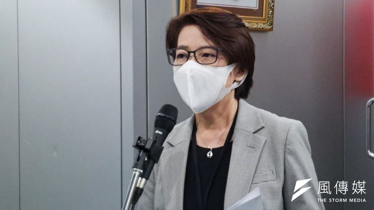 台北市政府27日上午召開例行防疫會報,副市長黃珊珊會後出面說明開會狀況。(方炳超攝) 台北市政府27日上午召開例行防疫會報,副市長黃珊珊會後出面說明開會狀況。(方炳超攝)