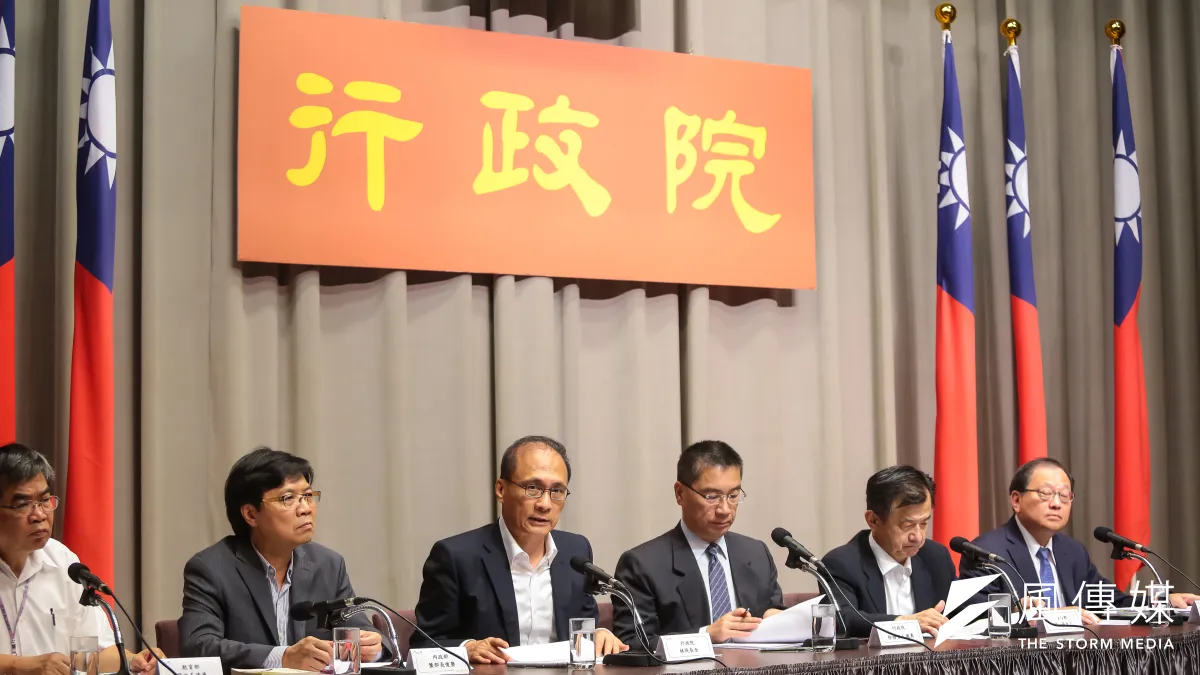 林全的稅改當然是另一個地雷,但政府終難迴避。(顏麟宇攝)
