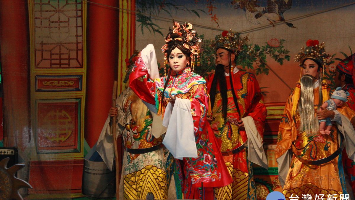 明珠女子歌劇團推出好戲 南投進行多場演出 明珠女子歌劇團推出好戲 南投進行多場演出