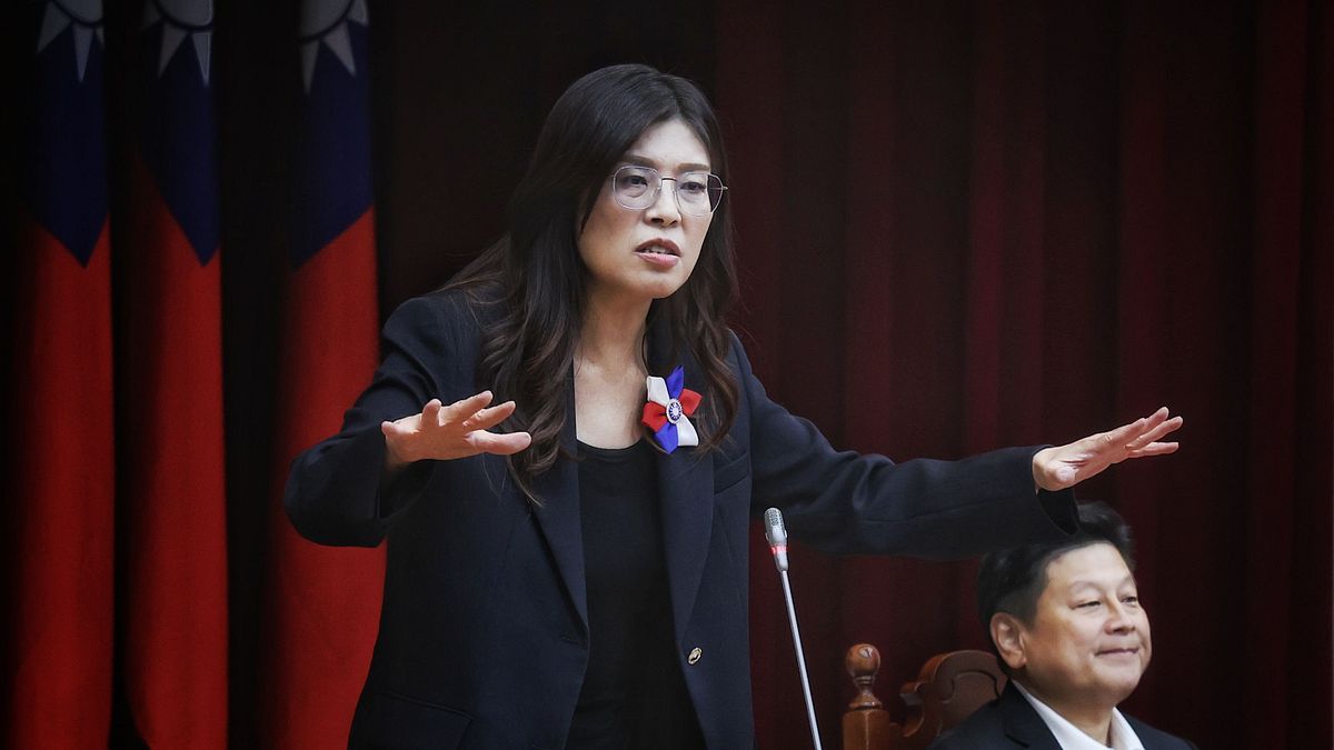 本周最強內幕》鄭麗文贏盧秀燕不開心?誰選總統不好說!天龍國公務員大逃亡,資源最頂但「蔣不聽」?