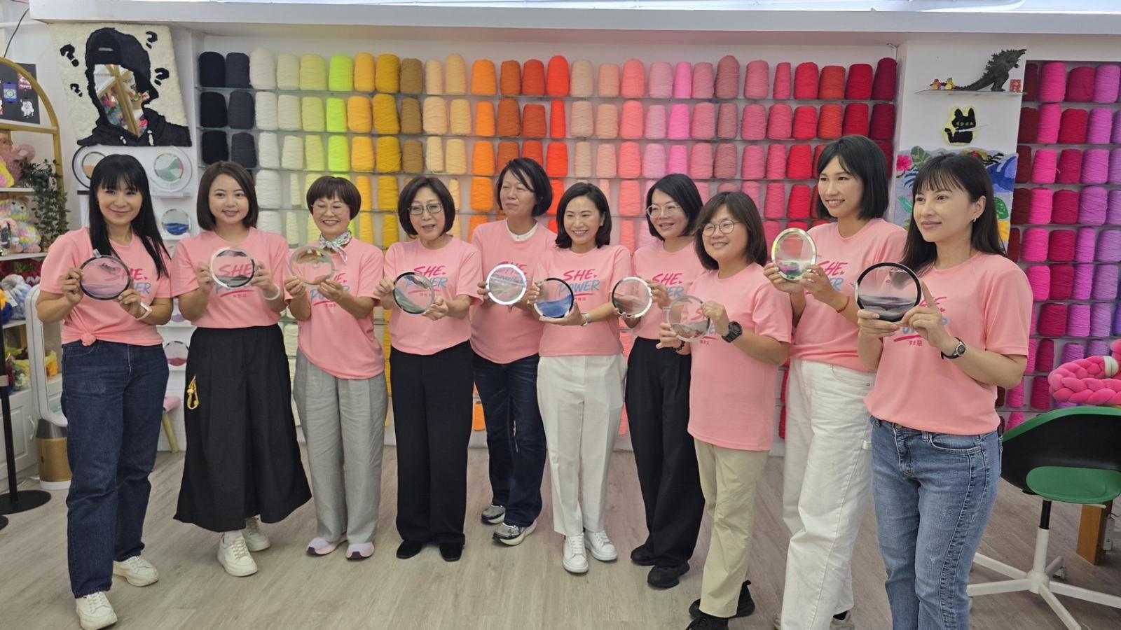 跨世代女力集結!康裕成率10位女性政治戰將挺青年女創 體驗布袋球倡全民運動