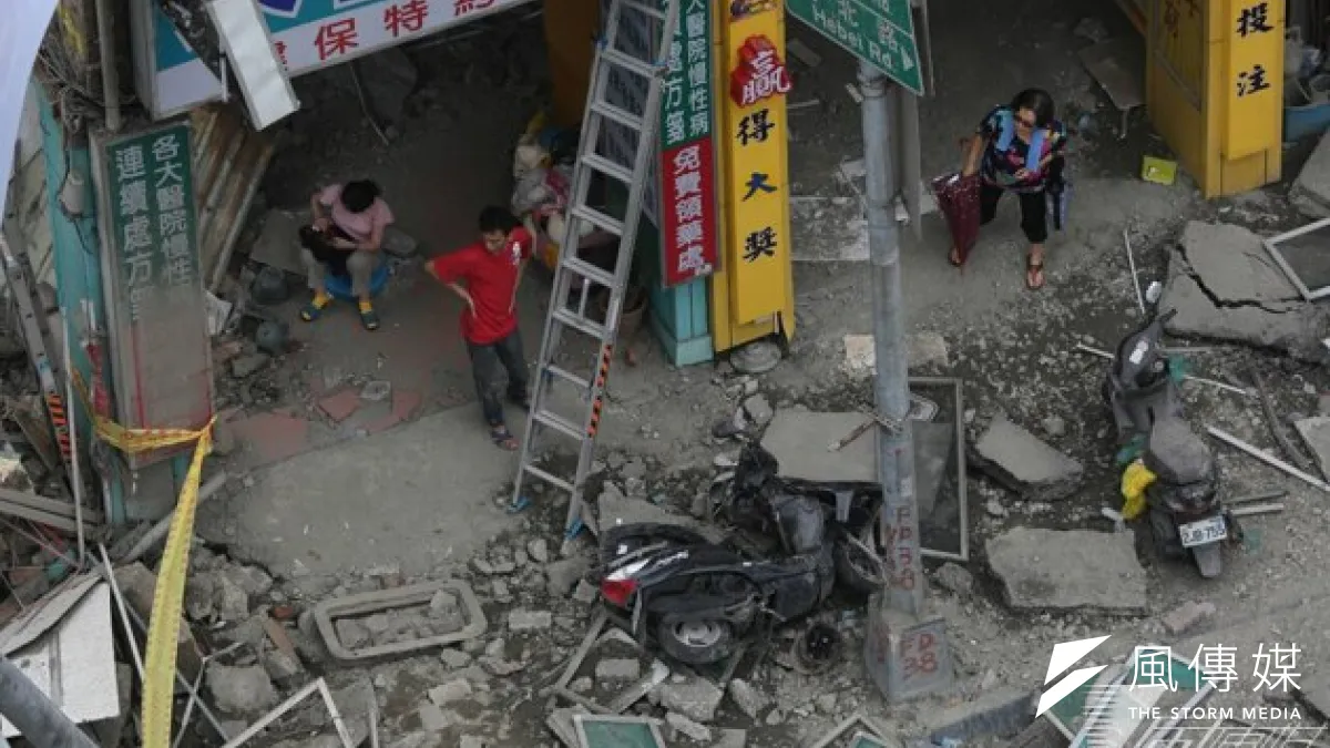 高雄大氣爆現場,武慶三路,三多一路口。(余志偉攝)