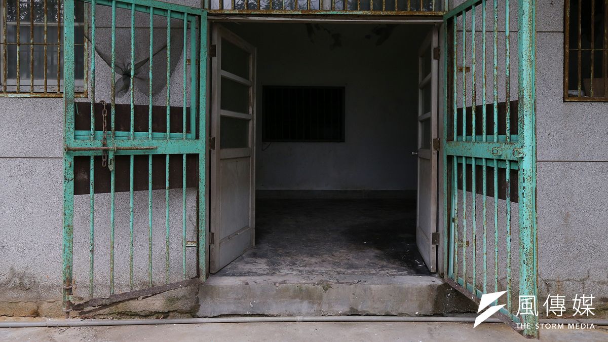 曾經意氣風發的台大青年因為一場冤獄徹底被擊潰,逃亡被捕、酷刑拷問、強光照射不得入睡、被注射,恐懼不因出獄而終結,而是不斷綿延到晚年...(資料照,顏麟宇攝) 曾經意氣風發的台大青年因為一場冤獄徹底被擊潰,逃亡被捕、酷刑拷問、強光照射不得入睡、被注射,恐懼不因出獄而終結,而是不斷綿延到晚年...(資料照,顏麟宇攝)