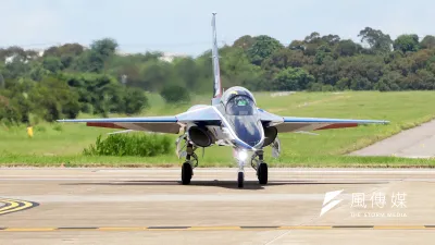 共軍近期頻頻航進我國航空識別區,筆者認為堅強的國防自主,就毋須擔心共軍的進犯。圖為空軍新式高級教練機「勇鷹號」。(資料照,蘇仲泓攝)