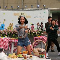 435野餐音樂節 千人穿格紋裝大跳快閃舞 435野餐音樂節 千人穿格紋裝大跳快閃舞
