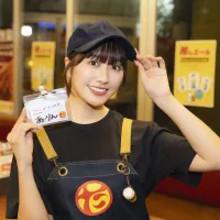 串カツ田中が次の20年を見据えた初のリブランディングを発表し、ロゴや店舗刷新、新タグライン策定のほか、ももクロ佐々木彩夏さんのPR大使就任と永続的なドリンク値下げを展開する。(写真/株式会社ユニシアホールディングス提供) 串カツ田中が次の20年を見据えた初のリブランディングを発表し、ロゴや店舗刷新、新タグライン策定のほか、ももクロ佐々木彩夏さんのPR大使就任と永続的なドリンク値下げを展開する。(写真/株式会社ユニシアホールディングス提供)