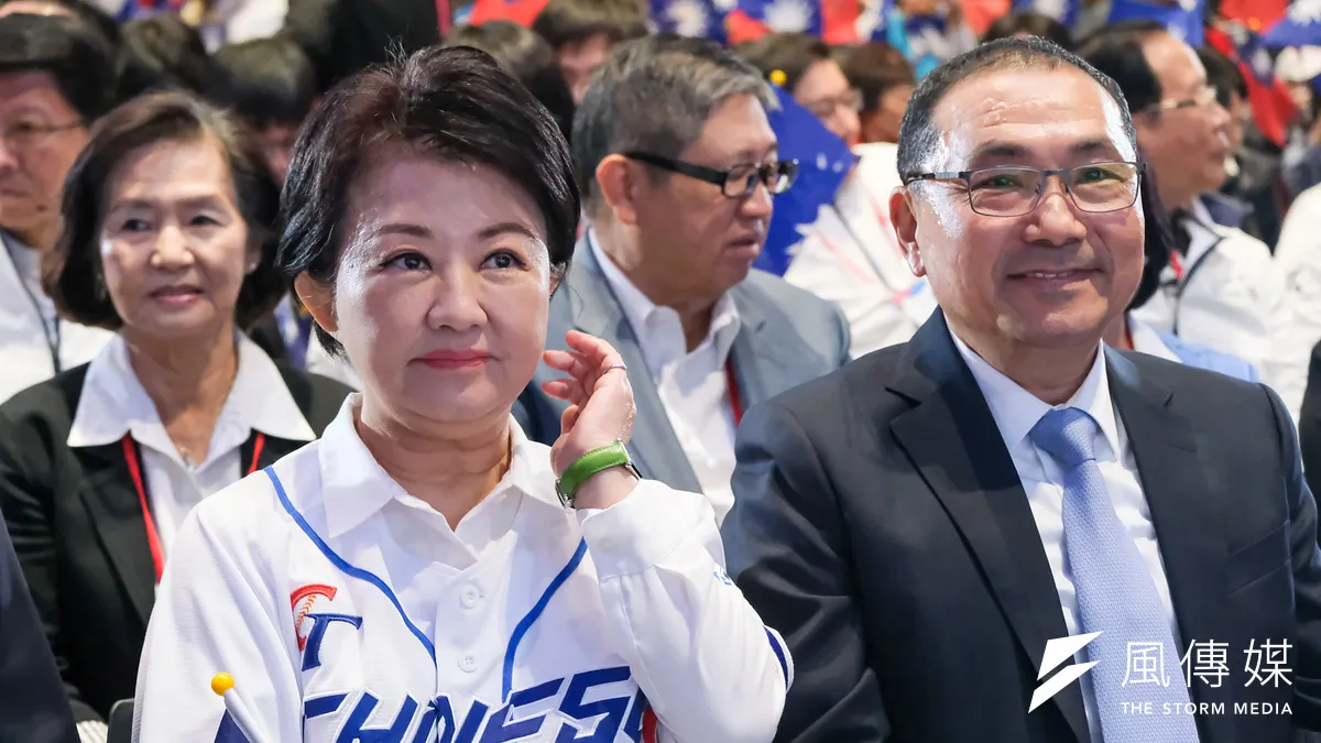 台中市長盧秀燕(左)堅決不參選國民黨主席,讓黨內怨聲四起,表示恐步上侯友宜(右)2024總統大選的後塵。(資料照,劉偉宏攝) 台中市長盧秀燕(左)堅決不參選國民黨主席,讓黨內怨聲四起,表示恐步上侯友宜(右)2024總統大選的後塵。(資料照,劉偉宏攝)