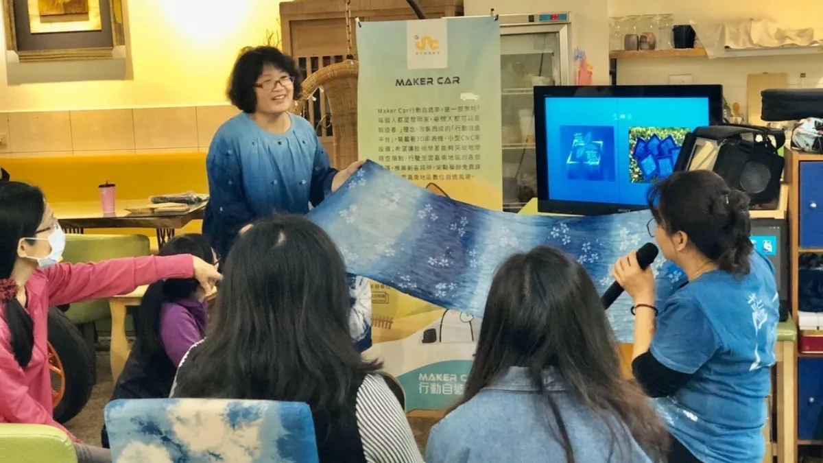 五六年級生的藍藝草礐創辦人林姮惠及陳婌妝,中高齡創業,靠手藝闖出一片天。(圖/勞動力發展署雲嘉南分署提供)