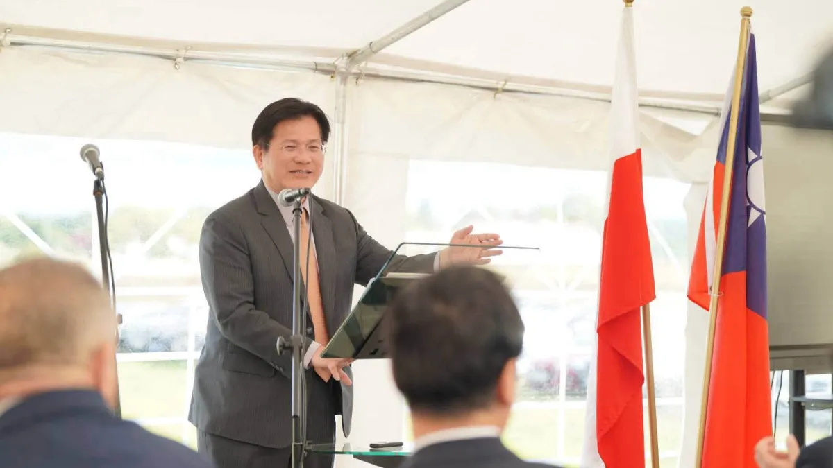 4度目のポーランド訪問に臨んだ林佳龍外交部長(外相)は、「ワルシャワ安全保障フォーラム」での講演に先立ち、同国南西部にある「TEEMA科技園区」の建設予定地を視察した。(台湾外交部提供)