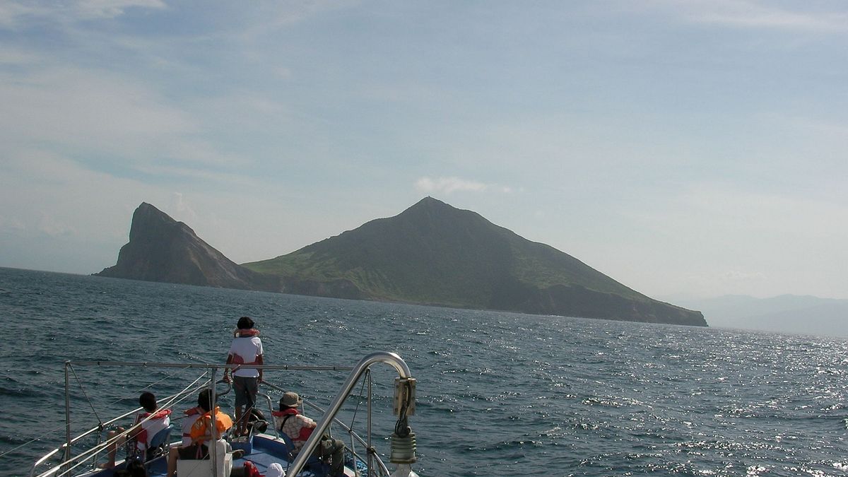 國外知名旅遊網站《WHEN ON EARTH》將宜蘭龜山島入選為全球12天然造型酷島。(圖/尚海旅行社提供) 國外知名旅遊網站《WHEN ON EARTH》將宜蘭龜山島入選為全球12天然造型酷島。(圖/尚海旅行社提供)