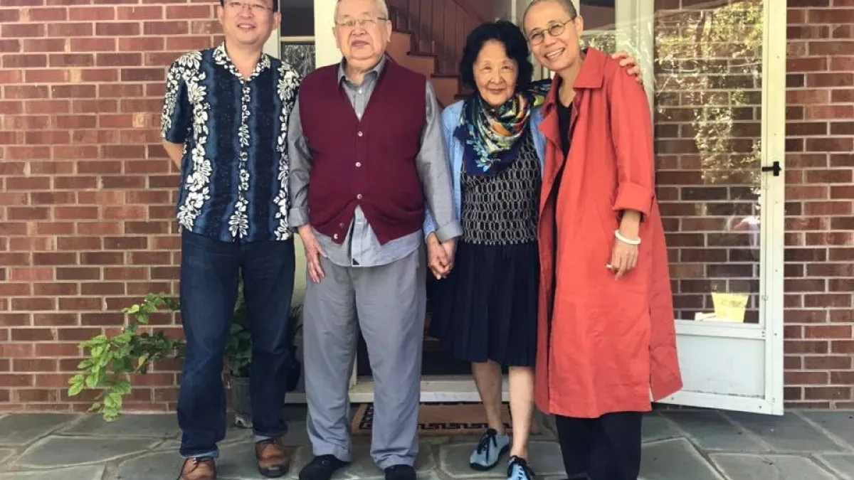 余英時夫婦與余杰、劉霞在美合影。(翻攝余杰臉書)