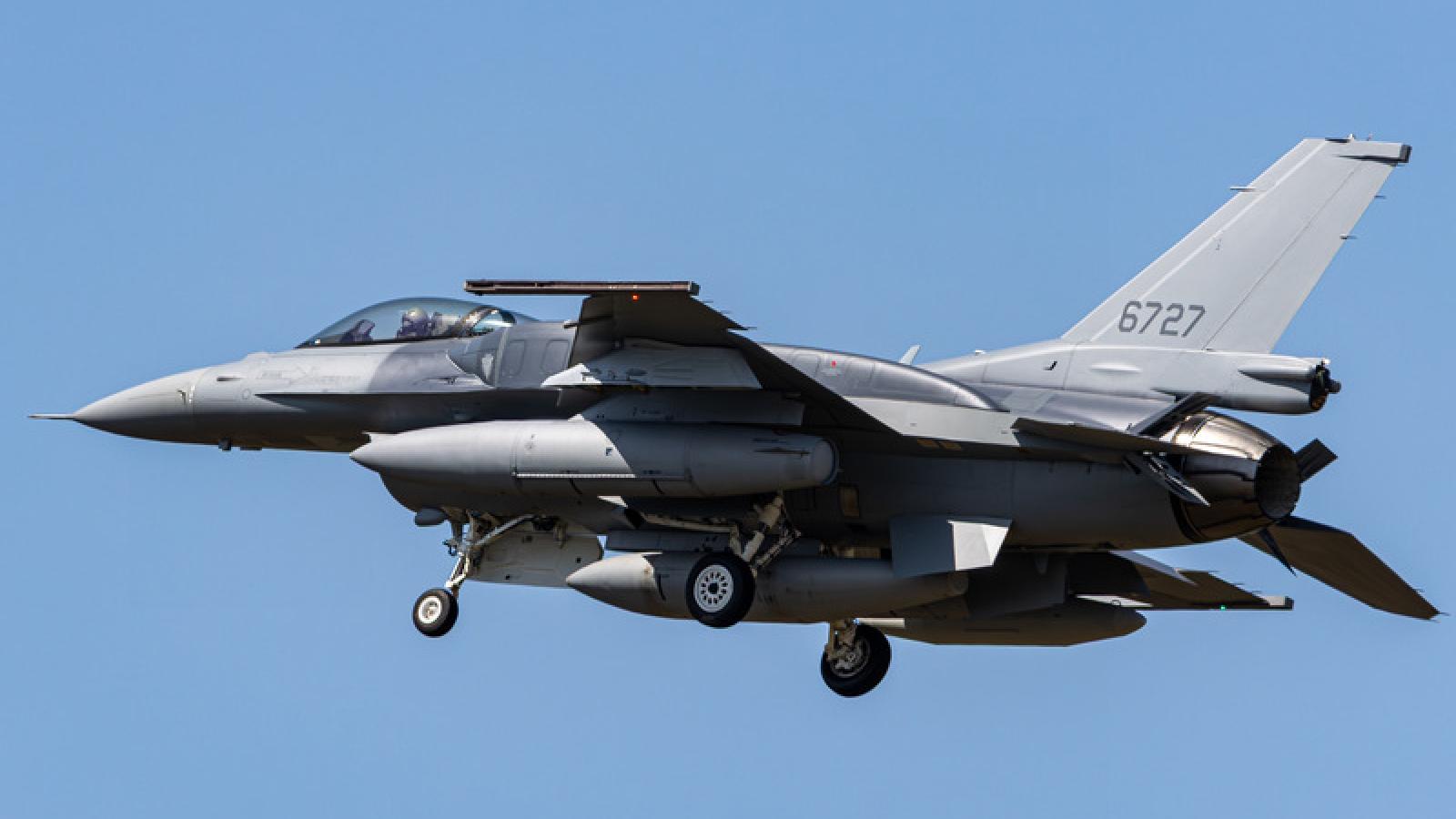 「要錢急如星火,交貨姍姍來遲!」F-16V終於來2架 她轟國防部:當初說的急迫性在哪?