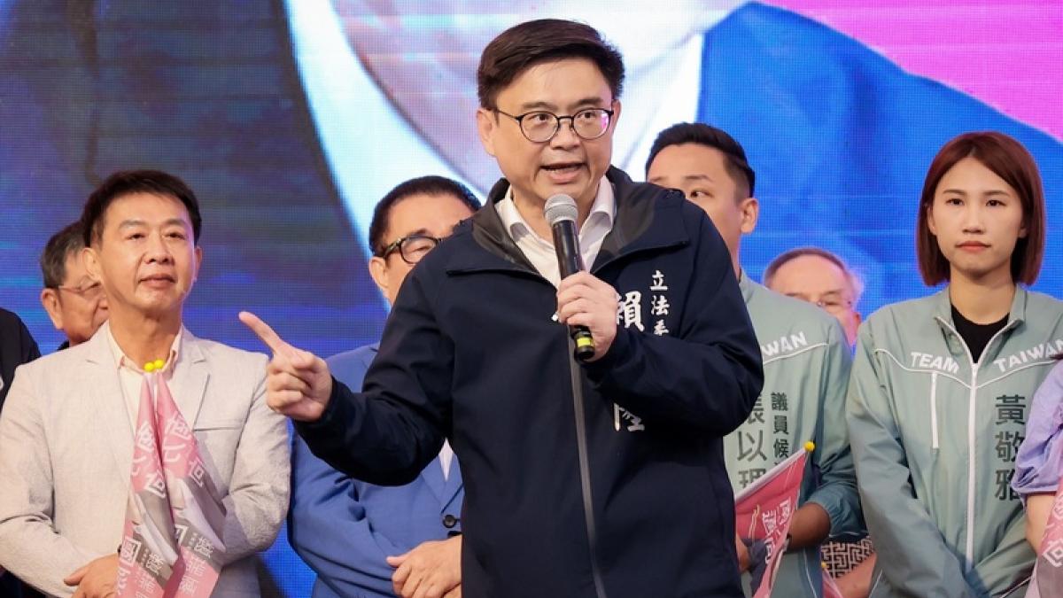 賴瑞隆恐守不住高雄?黃揚明曝他現在「只欠東風」:就等這個人給他送暖