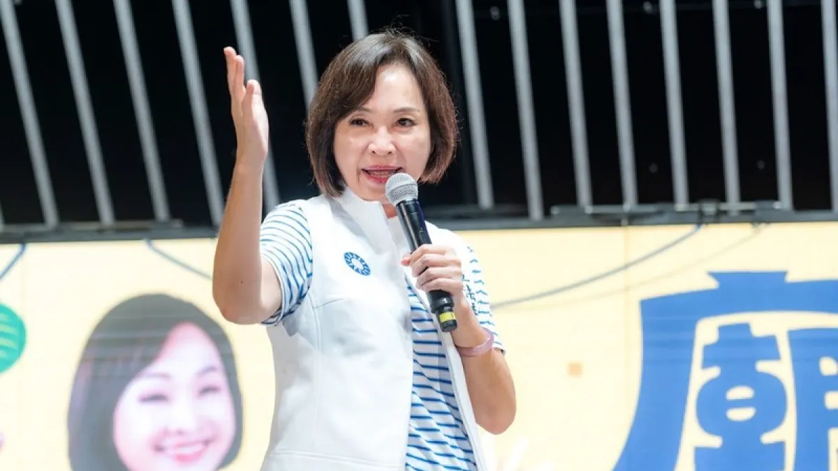 國民黨高雄市長參選人柯志恩在鹽埕舉辦廟口音樂會,宣示讓鹽埕風華再現,讓高雄成為一座充滿希望的城市。(柯志恩辦公室提供)