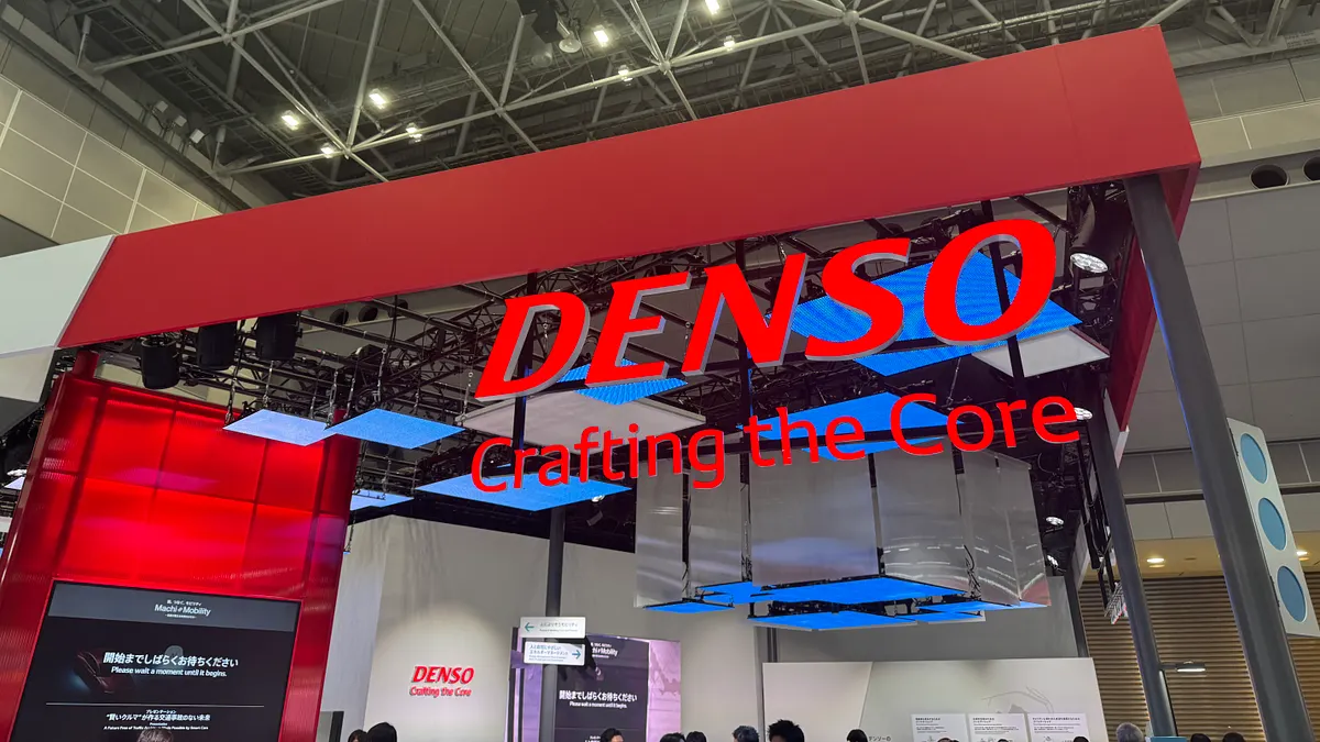 デンソーは「Japan Mobility Show 2025」で新型インバータやSDV技術を披露。林新之助社長は「技術で未来のかたちを変える」と強調した。(写真/風傳媒提供) デンソーは「Japan Mobility Show 2025」で新型インバータやSDV技術を披露。林新之助社長は「技術で未来のかたちを変える」と強調した。(写真/風傳媒提供)