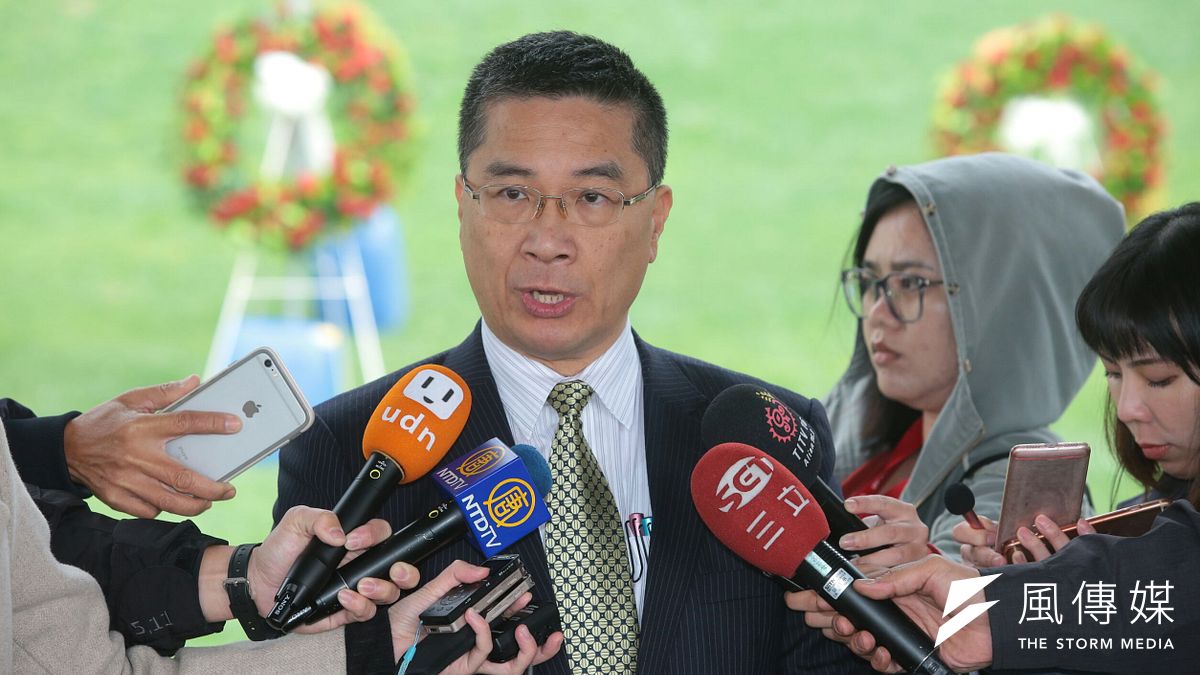 徐國勇表示,將提名東華大學華文學系副教授楊翠、前民間真相與和解促進會執行長葉虹靈,以及中央研究院民族所副研究員彭仁郁等3人,擔任專任委員。(顏麟宇攝) 徐國勇表示,將提名東華大學華文學系副教授楊翠、前民間真相與和解促進會執行長葉虹靈,以及中央研究院民族所副研究員彭仁郁等3人,擔任專任委員。(顏麟宇攝)