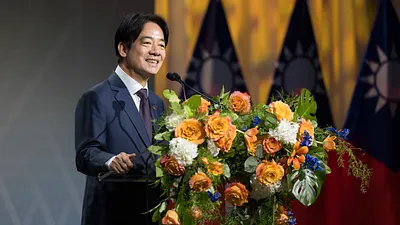 作者指出,若台灣早已民主化「無誤」,則民進黨總統參選人賴清德(見圖)呼喊「民主與獨裁」的選擇豈不掉漆。(總統府)