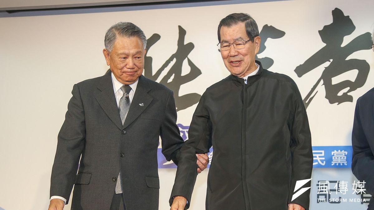 前國民黨副主席詹啟賢宣布參選中國國民黨黨主席記者會,前副總統蕭萬長出席。(陳明仁攝) 前國民黨副主席詹啟賢宣布參選中國國民黨黨主席記者會,前副總統蕭萬長出席。(陳明仁攝)