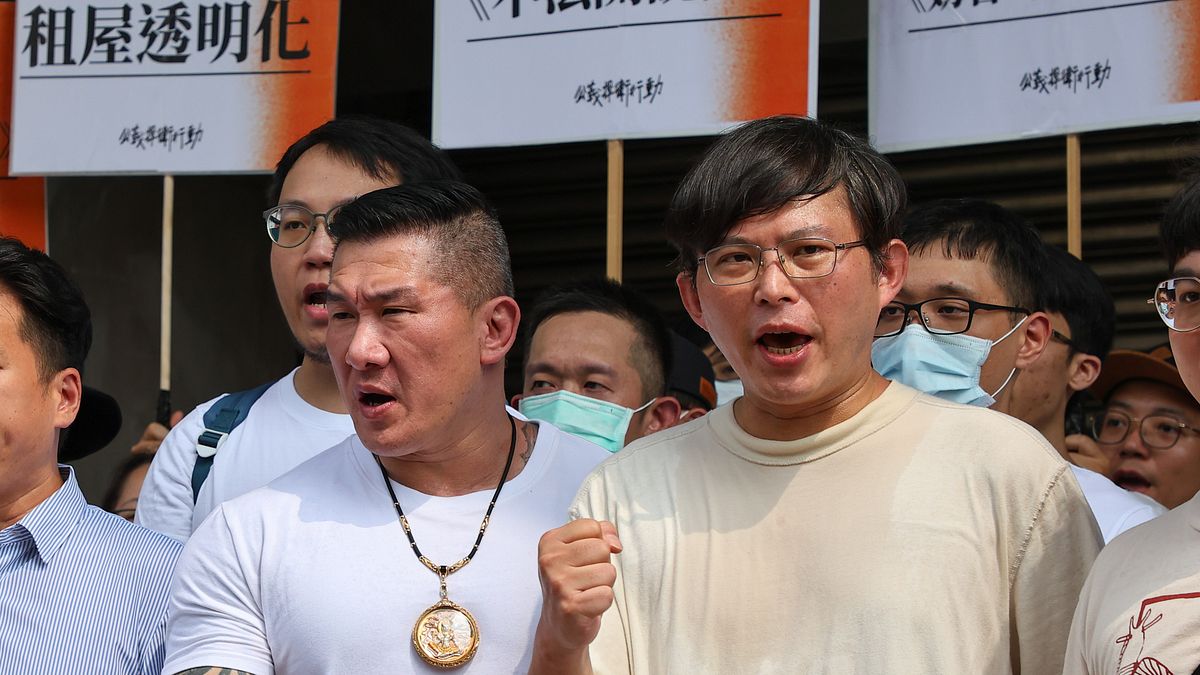 對於新竹市長高虹安近期遭控都更、土地重劃涉及圖利建商,黃國昌(右)表示,他對任何的縣市首長的標準都一樣,高虹安當然也不例外。(顏麟宇攝) 對於新竹市長高虹安近期遭控都更、土地重劃涉及圖利建商,黃國昌(右)表示,他對任何的縣市首長的標準都一樣,高虹安當然也不例外。(顏麟宇攝)