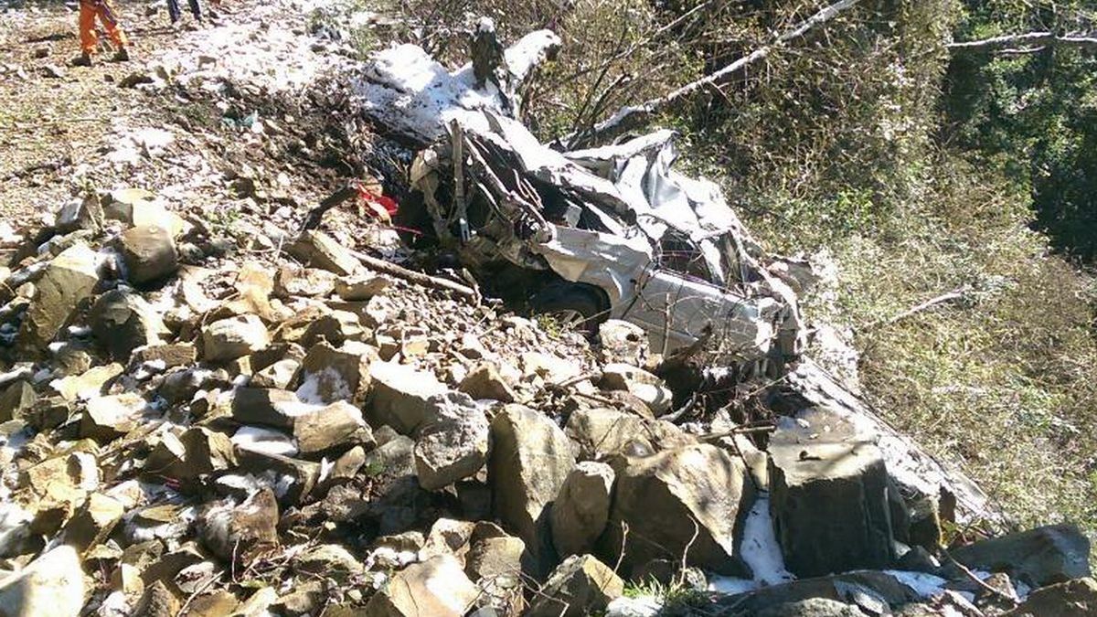 賞雪車輛墜落大雪山林道山谷 夫妻倆死亡 賞雪車輛墜落大雪山林道山谷 夫妻倆死亡