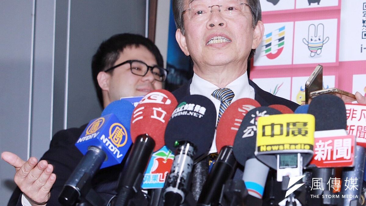 謝長廷14日回應民進黨主席蔡英文的兩岸維持現狀說,他表示這是「全民共識」。(林韶安攝) 謝長廷14日回應民進黨主席蔡英文的兩岸維持現狀說,他表示這是「全民共識」。(林韶安攝)