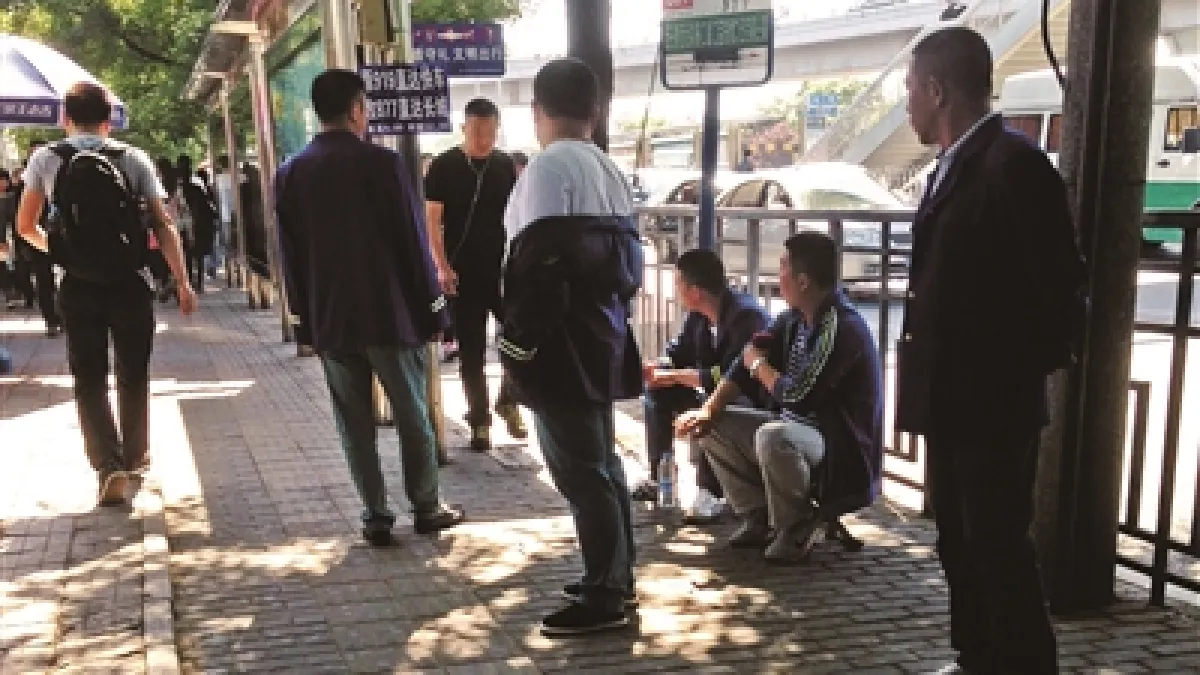 中國北京出現山寨公車。(取自北京青年報)