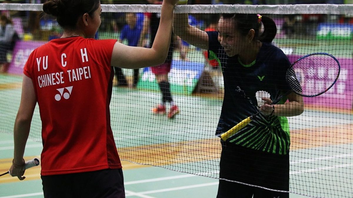 戴資穎(右)直落二擊敗余芊慧,賽後在網前向對手致意。 (圖取自戴資穎臉書) 戴資穎(右)直落二擊敗余芊慧,賽後在網前向對手致意。 (圖取自戴資穎臉書)