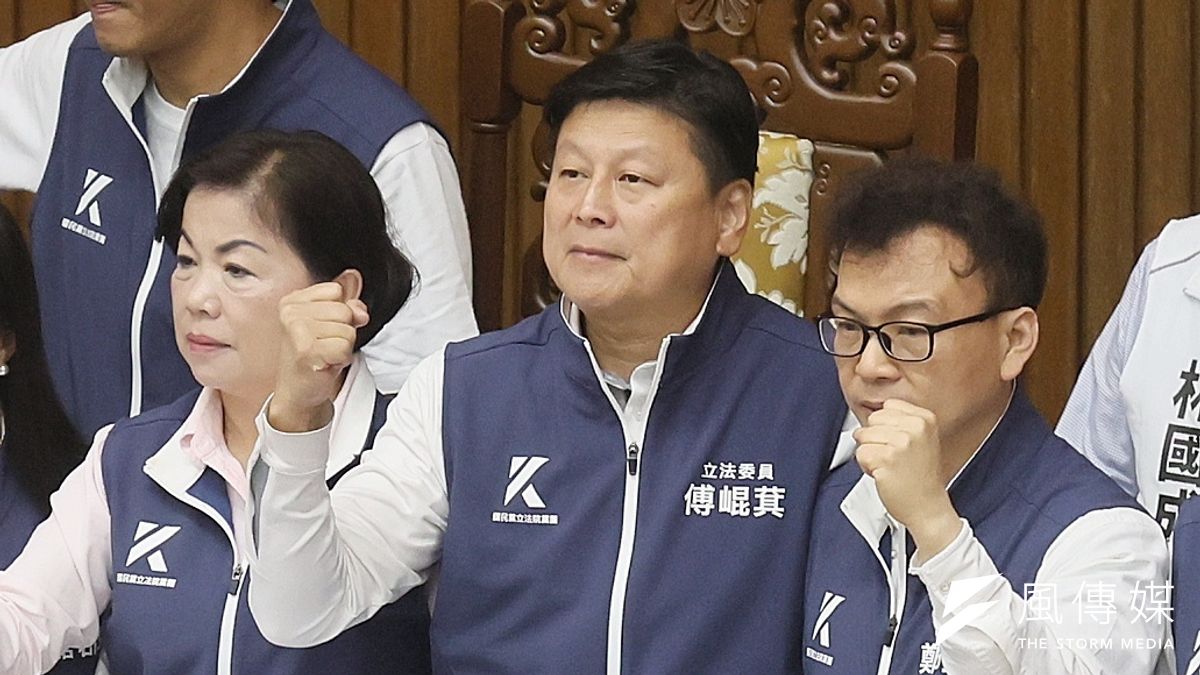 藍白力推財劃法修正,國民黨團總召又被民進黨拿來「消費」一番,指國民黨先撤掉傅提案的花東建設三法再談財劃法修正。(柯承惠攝) 藍白力推財劃法修正,國民黨團總召又被民進黨拿來「消費」一番,指國民黨先撤掉傅提案的花東建設三法再談財劃法修正。(柯承惠攝)