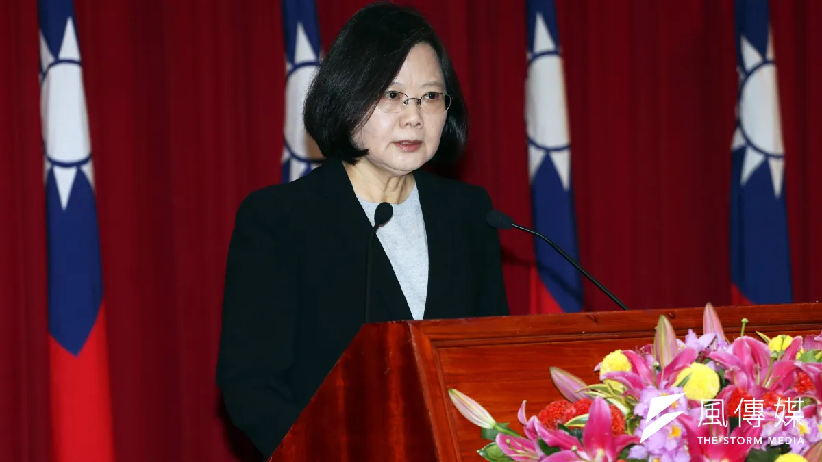 總統蔡英文出席「中華民國106年上半年陸海空軍將官晉任布達暨授階典禮」,並於會中致詞。(蘇仲泓攝)