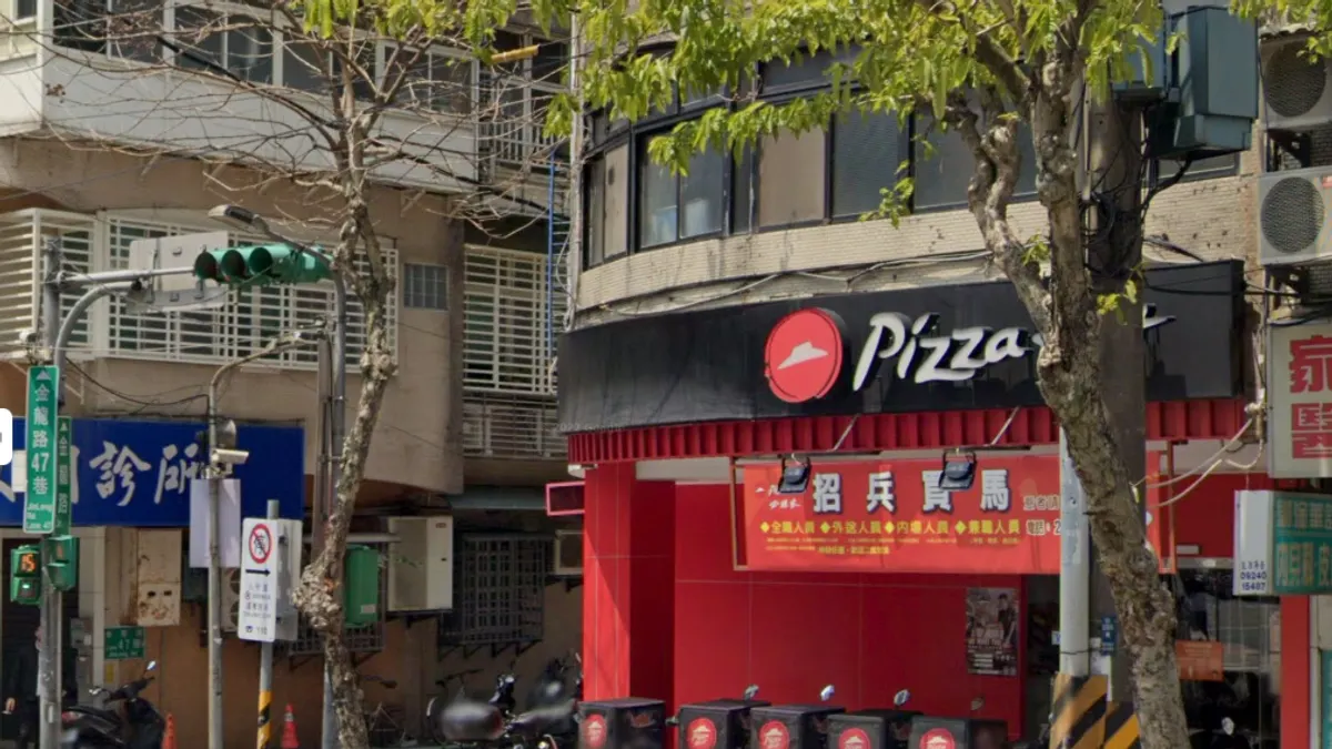 必勝客低調神品曝光,超越披薩本體大受好評!(圖/截取自Google Map影像) 必勝客低調神品曝光,超越披薩本體大受好評!(圖/截取自Google Map影像)