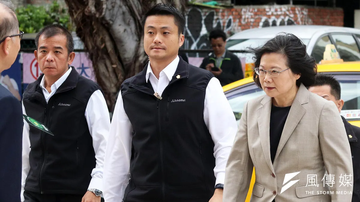 前總統府侍衛長張捷(左)挺過私菸風暴,出任參謀本部訓練次長。(資料照,蘇仲泓攝) 前總統府侍衛長張捷(左)挺過私菸風暴,出任參謀本部訓練次長。(資料照,蘇仲泓攝)