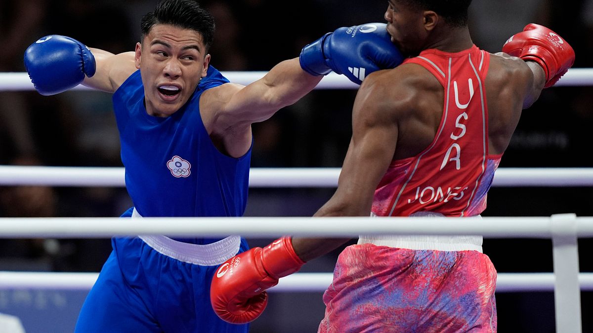 拳擊好手甘家葳在巴黎奧運男子71公斤級16強不敵美國的瓊斯。(美聯社) 拳擊好手甘家葳在巴黎奧運男子71公斤級16強不敵美國的瓊斯。(美聯社)