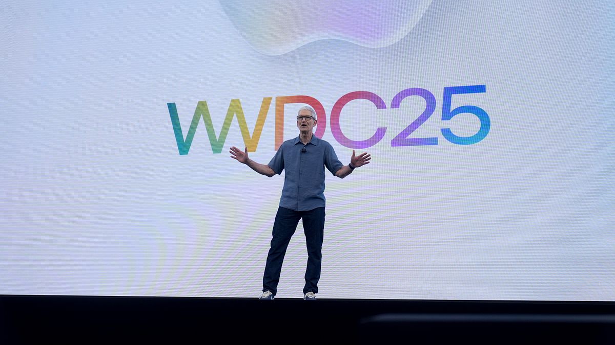 2025年6月9日,蘋果執行長庫克在開發者大會(WWDC)上發表演說。 (AP) 2025年6月9日,蘋果執行長庫克在開發者大會(WWDC)上發表演說。 (AP)