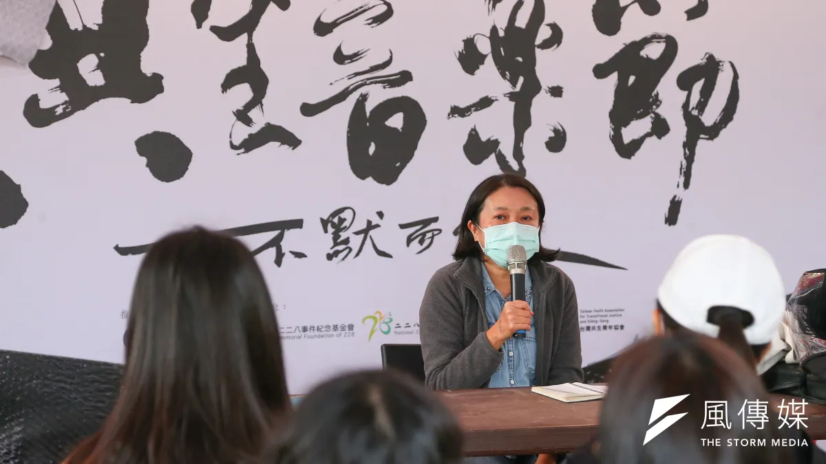 回顧過往轉型正義工程,儘管輿論總說二二八跟白色恐怖都賠償了、都道歉了、還要吵什麼,在林小雲看來,一個家族因為政治迫害的傷痛、失去的青春並不是一筆賠償可以撫慰的。(顏麟宇攝)