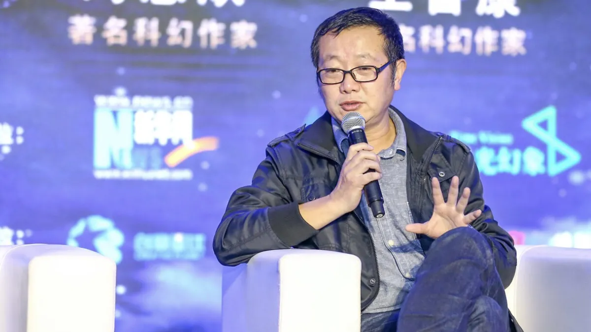 十年星雲獎,劉慈欣在論壇上討論科幻電影發展。(新華社)