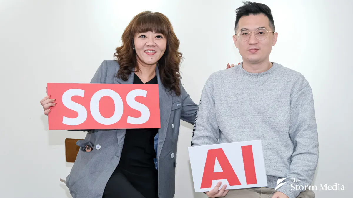 Crisis management consultant Winner Wang (left) and LeadBest Consulting Group co-founder and Chief Digital Officer Wang Chih-ching (right) jointly launch SOS AI. (Photo / Liu Wei-hung)